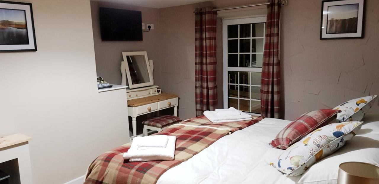 The Cock Hotel Bronllys Exteriér fotografie